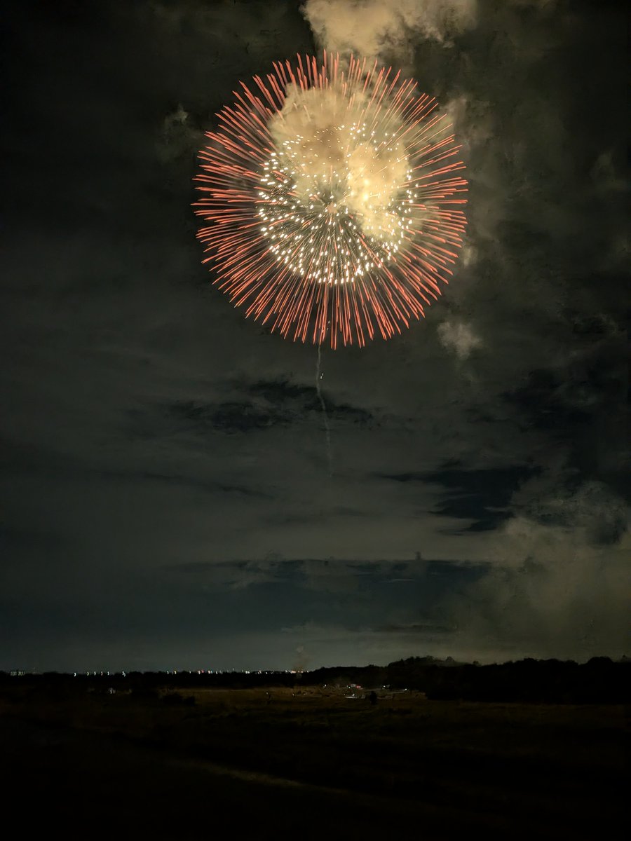 chipio_yuni's tweet photo. 花火大会めっちゃ綺麗だった🎇✨ https://t.co/Nj0eTHXl5v