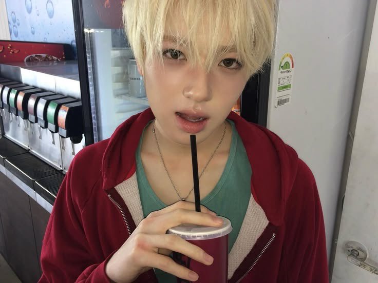 x_hzn3h's tweet photo. 나만 스티키 사쿠야 좋아하는거 아니지 https://t.co/veuMGJ9jNF