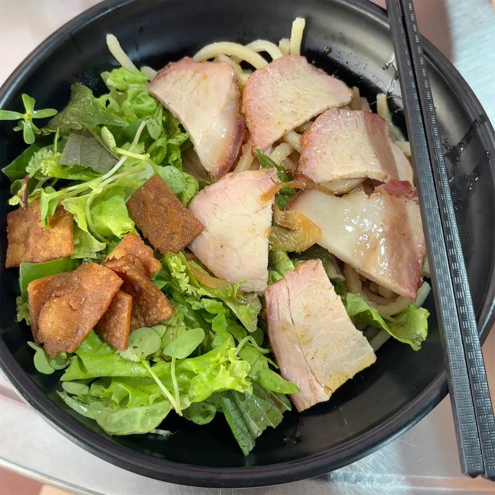 Trungprogram's tweet photo. Tối rồi nè mn đang làm gì đó

Mời cả nhà ăn cao lầu nghe

Vietnamese food the best https://t.co/oz3qHc3zQy