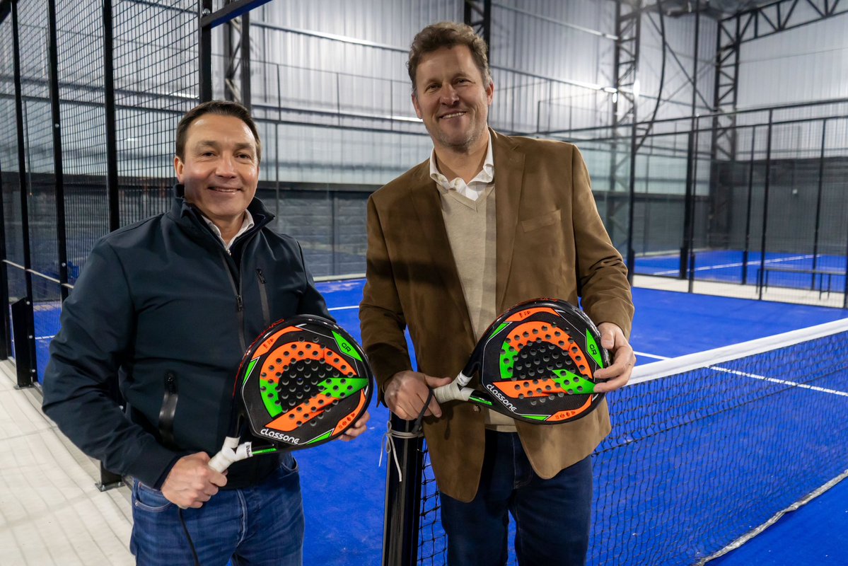 Andreswatsonok's tweet photo. MÁS INVERSIÓN Y MÁS OPORTUNIDADES PARA VARELA

Acompañé la inauguración de Pádel Spot, un nuevo espacio ubicado en Contreras y Alberdi, que cuenta con cuatro canchas de pádel, confitería, parrilla y un sector destinado a gimnasio. https://t.co/kihsWJiRv3