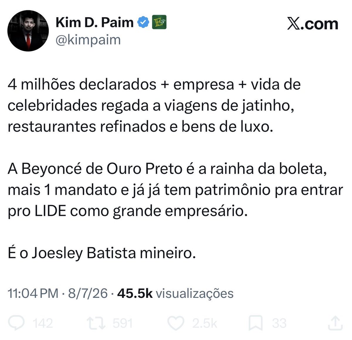 DanielLobo27's tweet photo. Isso aqui é a coisa mais vergonhosa que eu já vi um homem adulto e pai de família fazendo em uma rede pública.

O cara simplesmente tem raiva de outro por causa do êxito que ele trabalhou pra ter.

Sem desviar fundos de pensão, sem vender gato por lebre pra seguidores alienados, sem trapaça e sem mendigar pix. 

Quando o Prof Olavo falava que o Brasileiro sente profundo incômodo se alguém que não seja ele mesmo, tenha sucesso na vida, ele não estava falando à toa.

Note que não há incômodo com quem comete crimes e enriquece ilicitamente.

O Kim Paim é um sujeito odiento e invejoso e que envenenou sua alma com a maldade que lhe consumiu. E quem o segue, está acometido pelo mesmo veneno diabólico.