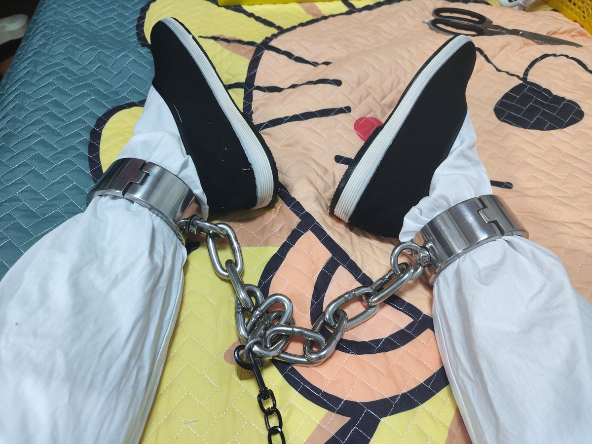 Jaye51986387's tweet photo. 来看看大家是更喜欢布鞋小囚还是布靴小囚👀 https://t.co/Xf5UWXeVxk