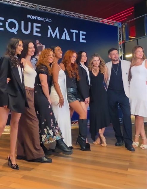 luvrosastarling's tweet photo. meu elenco lindo https://t.co/0rzYvLns6y