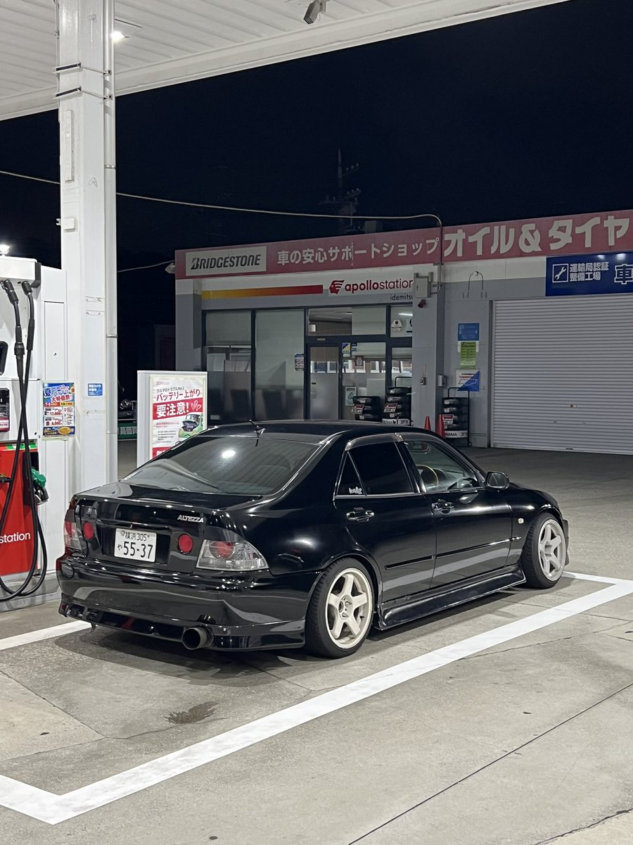 Ryu_gxe's tweet photo. 塗装上手くいってないけどやっと黒にできた https://t.co/TgJacQrybZ