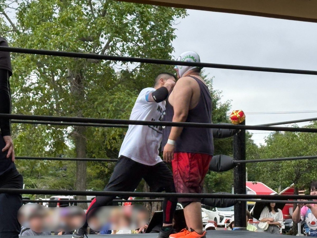 pw_sapporo's tweet photo. 本日は多賀神社例祭奉納プロレスへのご来場ありがとうございました⛩️
試合開始時には晴れてたくさんのお客様にご観戦いただき何よりです！
本日デビューしたベイス、おきよさん
両選手へのご声援をよろしくお願いします🙏

#多賀神社
#多賀神社例祭
#奉納プロレス
#プロレス
#プロレスリングサッポロ https://t.co/14e4ArH29i