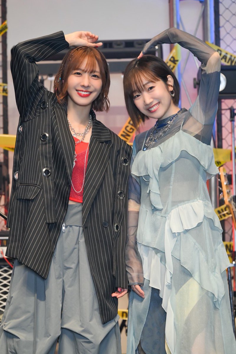aimistaff's tweet photo. 🎮 #愛美_2MANLIVE_A_GAME DAY1 🎮
￣￣￣￣￣￣￣￣￣￣￣￣￣￣￣￣￣￣￣￣
お越しいただいた皆様、
ありがとうございました👏👏
 
#愛美 と #田所あずさ さんによる
2MAN LIVEいかがでしたか？😆

この日限りのスペシャルな演出が
盛りだくさんのステージとなりました🎙️

明日は #相羽あいな さんとの2MAN LIVE🔥
DAY2だけの特別なステージを
ぜひ会場でお楽しみください✨

🎫明日のチケットはこちら
https://t.co/aAcVOmpjy4