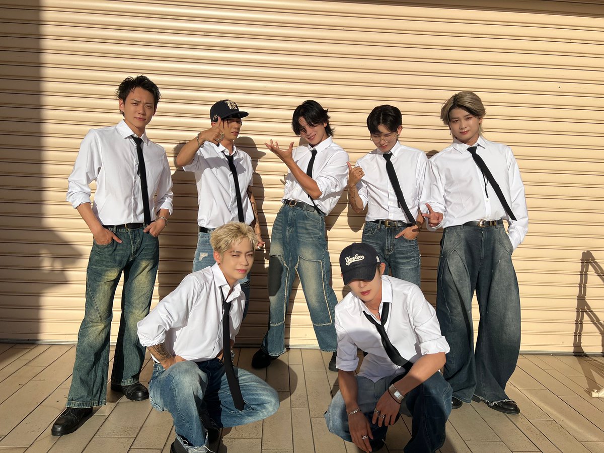 uandpiaofficial's tweet photo. 兵庫県・西宮ガーデンズ 木の葉のステージ
ありがとうございました！✨

初めてU&piaを見てくださった方も多く、
足を止めてライブを観てくださった皆さん、会いに来てくださった皆さん、本当にありがとうございました！

そして本日「Golden Hour」を初披露！✨
兵庫の皆さんと一緒に、新しい一曲のスタートを迎えることができました！

さらに「Golden Hour」は
🎧本日24:00より配信スタート！
ぜひたくさん聴いてください✨

〜Today’s Setlist〜
M1 Golden Hour📸🆕
M2 Apocalypse
M3 Pulse
M4 Jumping
M5 Y.E.L.L

47都道府県ツアー、次は明日！
📍8/9(日) 京都河原町ガーデン イベントスペース

兵庫から京都へ🔥
京都でもたくさんの方にお会いできるのを楽しみにしています！

📱TikTok LIVE配信あり！
https://t.co/vtH3YQ0YqZ

会場でも配信でも、ぜひお楽しみください✨

#uandpia #uandpia_Eden #ユーエンピー #エンピ