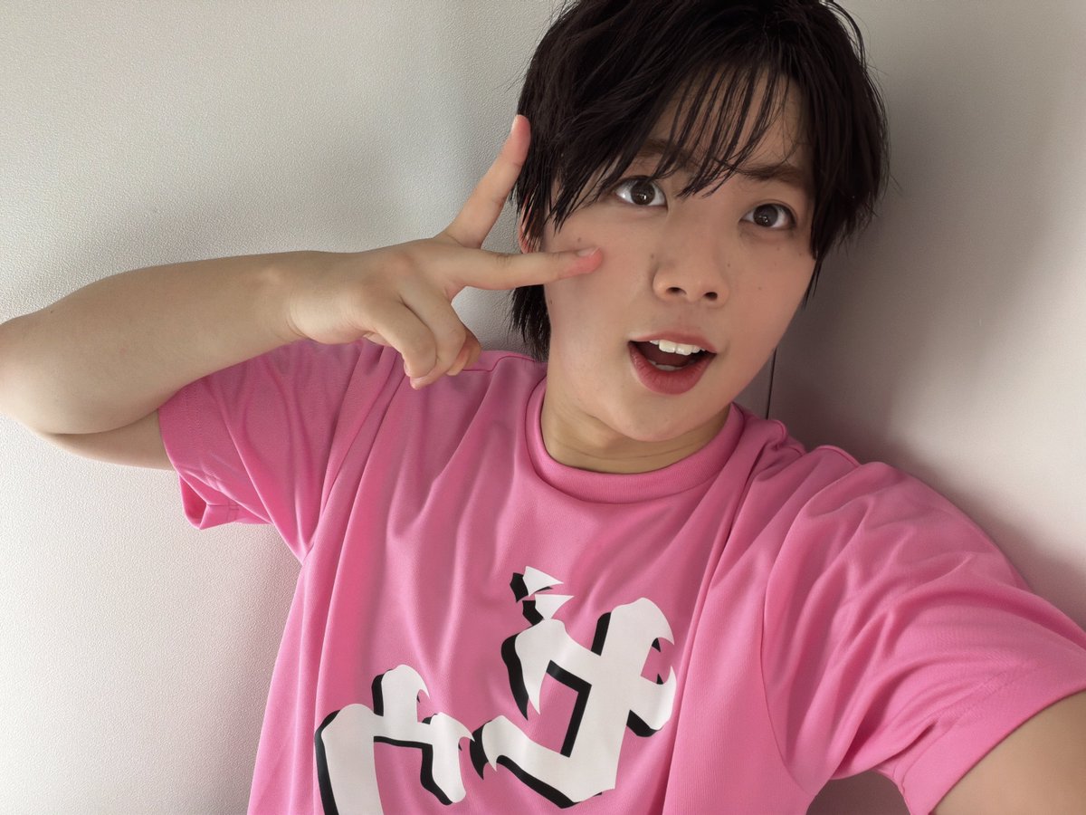 nagi_paragon's tweet photo. ゼウス限定ライブありがとうございました！めちゃくちゃたのしかった🥹
野太い声沢山聞こえたし！いつもとは全く違う環境で面白かった🤣

ゼウスまた会おう！！
もちろんヴィーナスとゼウスの混じった声も最高だから明日も楽しみ😊 https://t.co/ito7tXtV4F