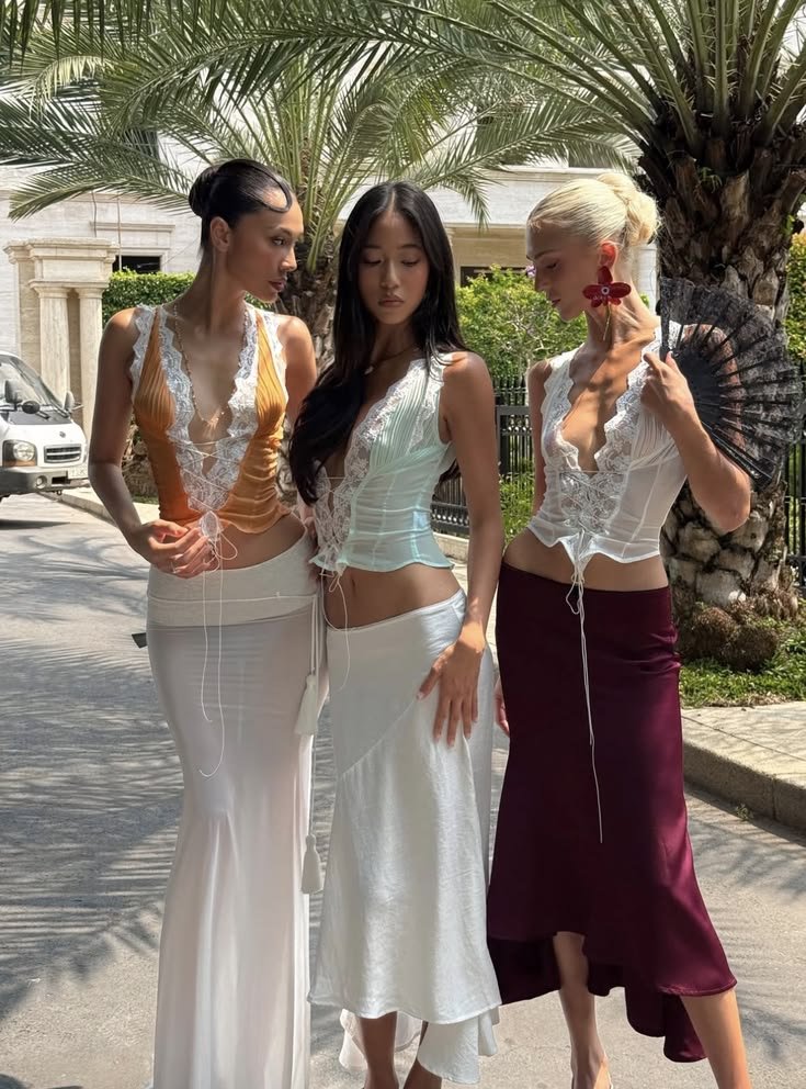 filesofarike's tweet photo. huelleyrose outfits are gorgeous. https://t.co/rRiVwkgL6c