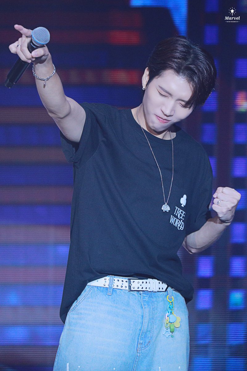 wh_marvel's tweet photo. 무대에서 반짝반짝✨✨

241013 식목일4 IN HONG KONG

#우현 #남우현 #식목일4 
#WOOHYUN #NAMWOOHYUN https://t.co/SW5bkOpF7t