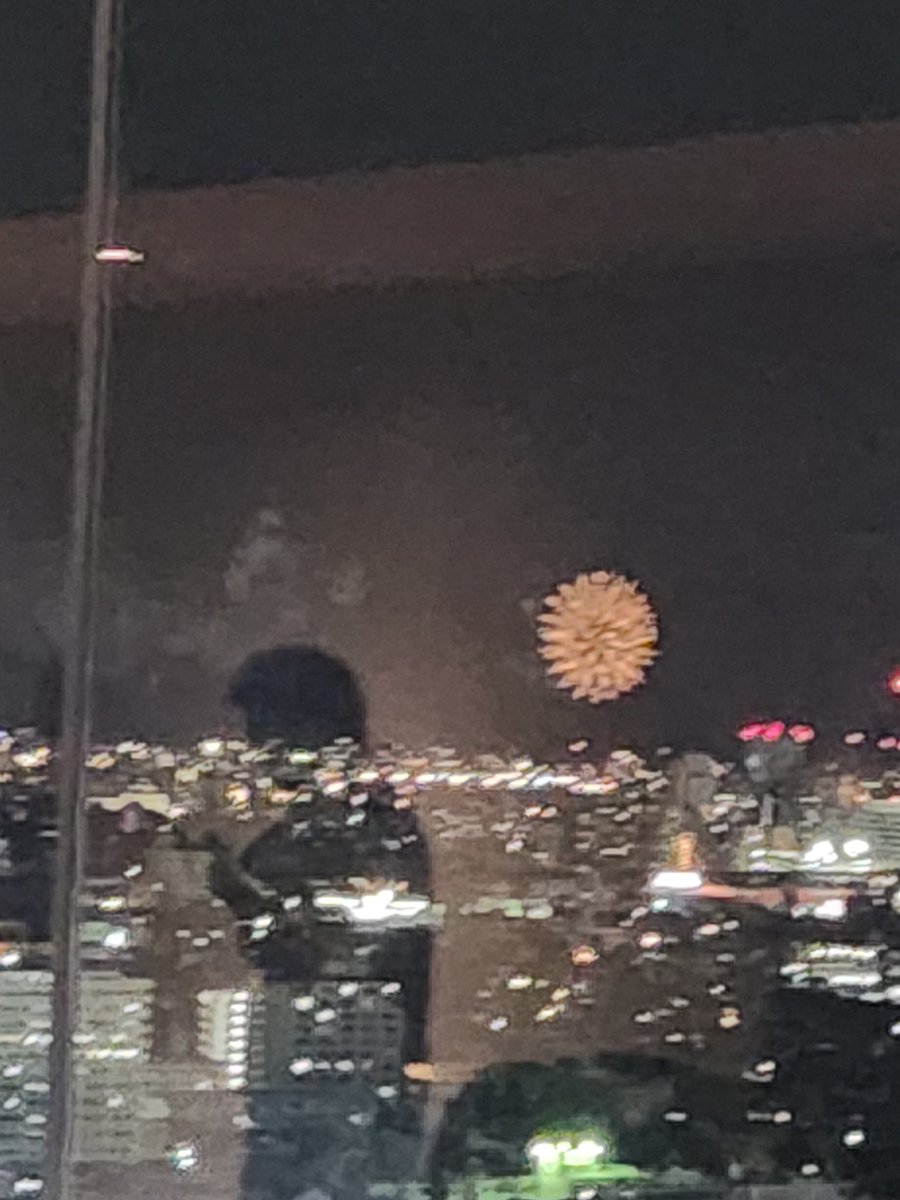 ayha0923's tweet photo. 花火を見れたという価値はあったかな
でも岐阜県庁の建物がかなり綺麗だったので満足😊 https://t.co/g9LSnuZfF9