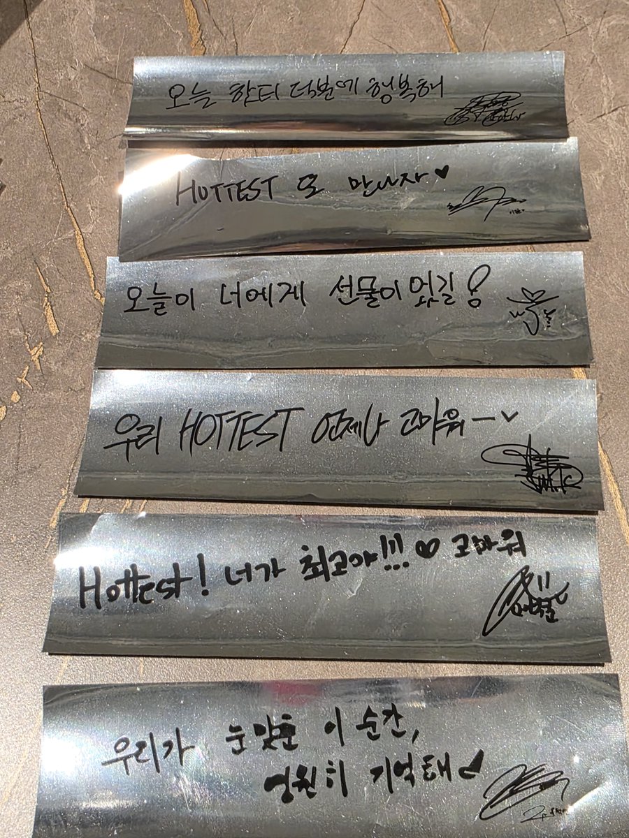 takakodakay's tweet photo. 20260808 2026 2PM コンサート
「THE RETURN」 in INCHEON
最後に降ってきたメッセージ銀テ😆

💜今日HOTTEST のお陰で幸せ
💛HOTTEST また会いましょう
💙今日があなたにとってプレゼンになるように
💖僕たちのHOTTEST ありがとう
♥️HOTTEST あなたが最高ですありがとう
💚私達の目が合った瞬間を永遠に覚えてる

#jun_k #준케이  #ジュンケイ #2PM