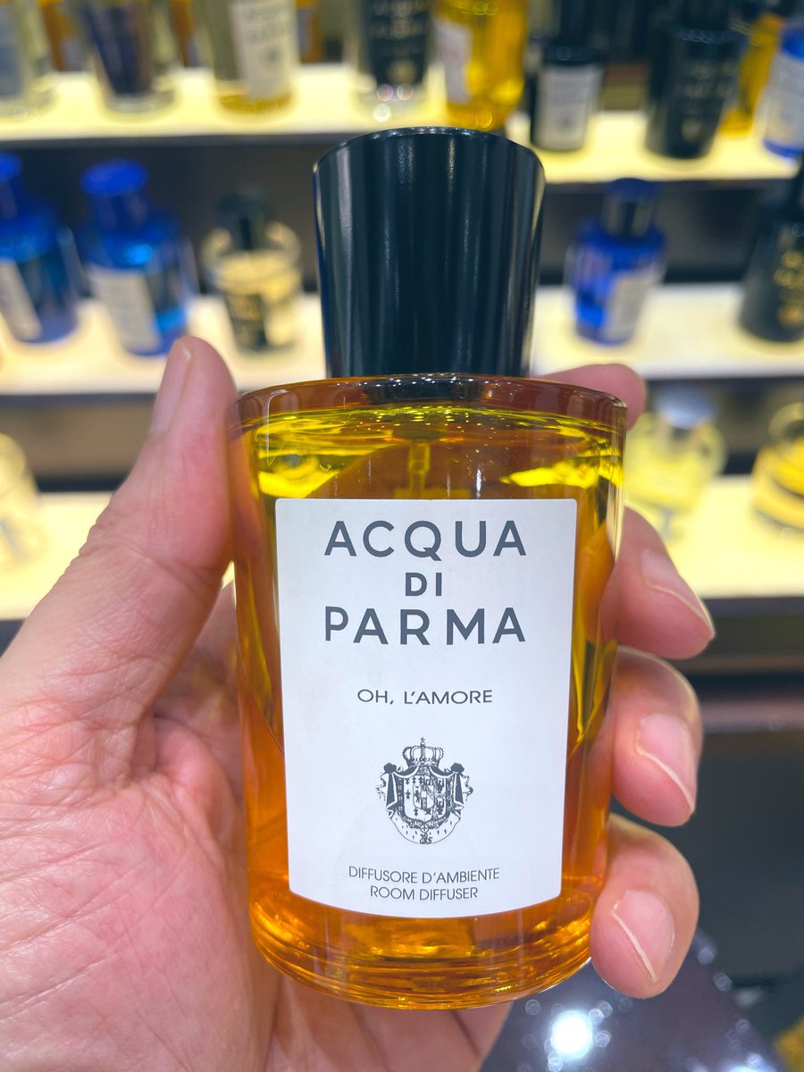 ajmins202's tweet photo. OH L’AMORE 

هذا يفترض يسوون منه عطر كولونيا …

#acquadiparma https://t.co/czlyCPbuSG