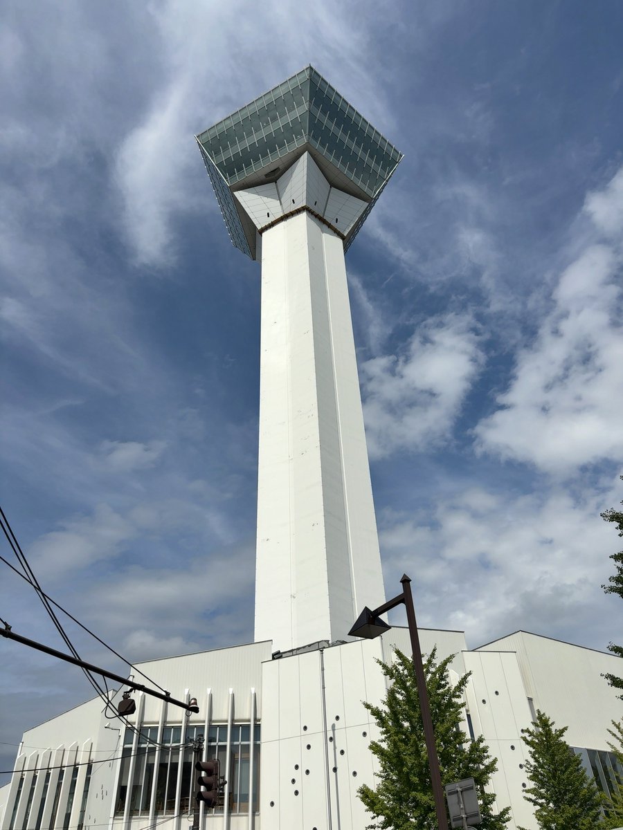 hako_cube's tweet photo. 15年ぶりの五稜郭タワーと、リベンジ函館山でした https://t.co/98U0vKX9WE