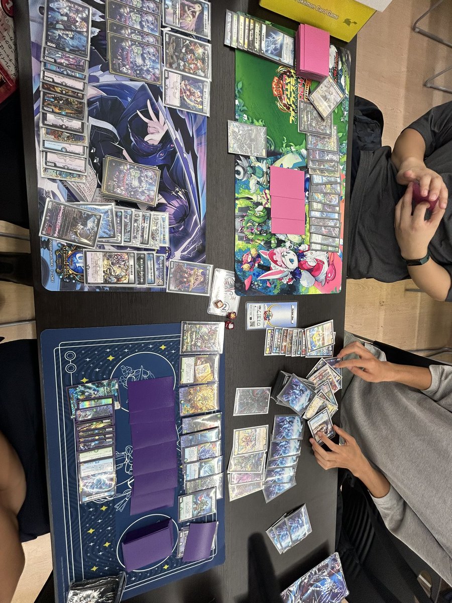 DmgFuji2024's tweet photo. 【活動報告】
本日は第３５回富士デュエマにご参加頂きありがとうございました。

残念ながらプロモを配布出来る人数が集まりませんでした。

夏休みキャンペーンで次回も景品を豪華にしてます。

次回は８月２９日土曜日１８時からです。
ご参加お待ちしてます。

#富士デュエマ https://t.co/rJKV0eYWz9