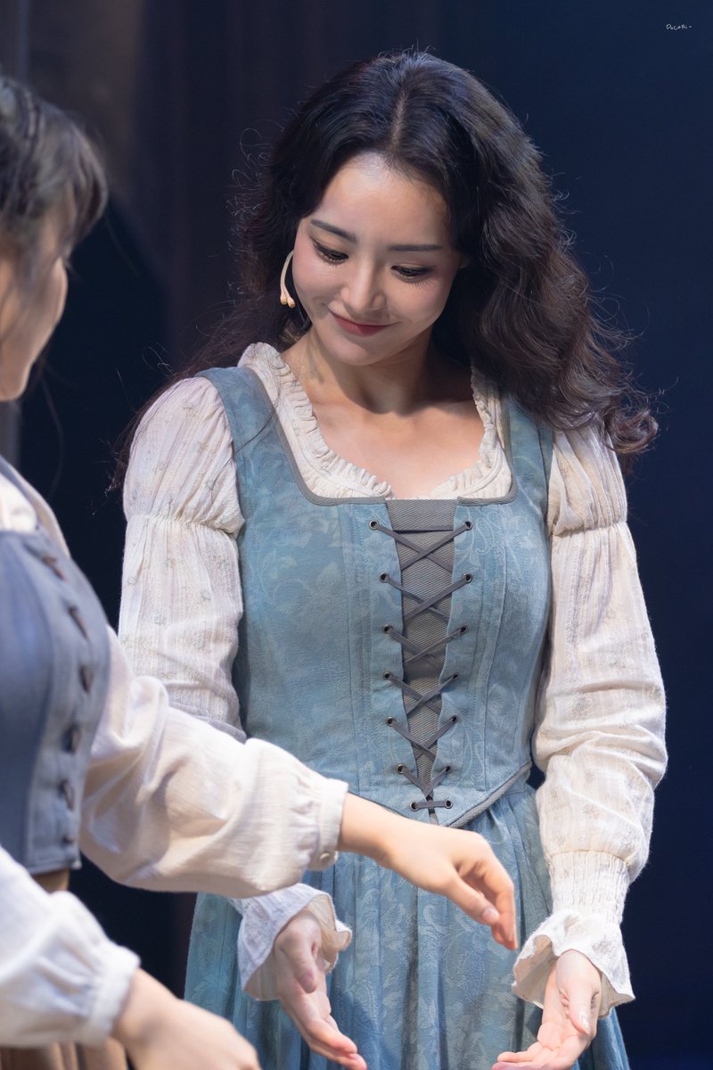PO_CARI_'s tweet photo. 260807 소년의초상 커튼콜

로지나 #임예진

#포카리샷 https://t.co/m17LPr9WRS