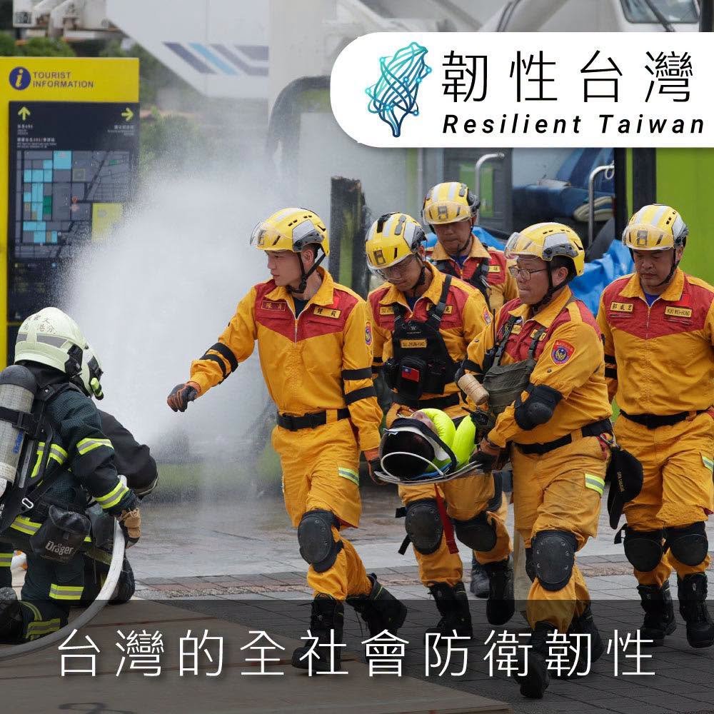 winosaur32286's tweet photo. AIT狂發圖提醒

我覺得美國爸爸越來越沒耐心了
他們一定在想：
這群白痴什麼時候才會醒
該不會以後我們美國要打中國+台灣吧? https://t.co/exmtchpvKn