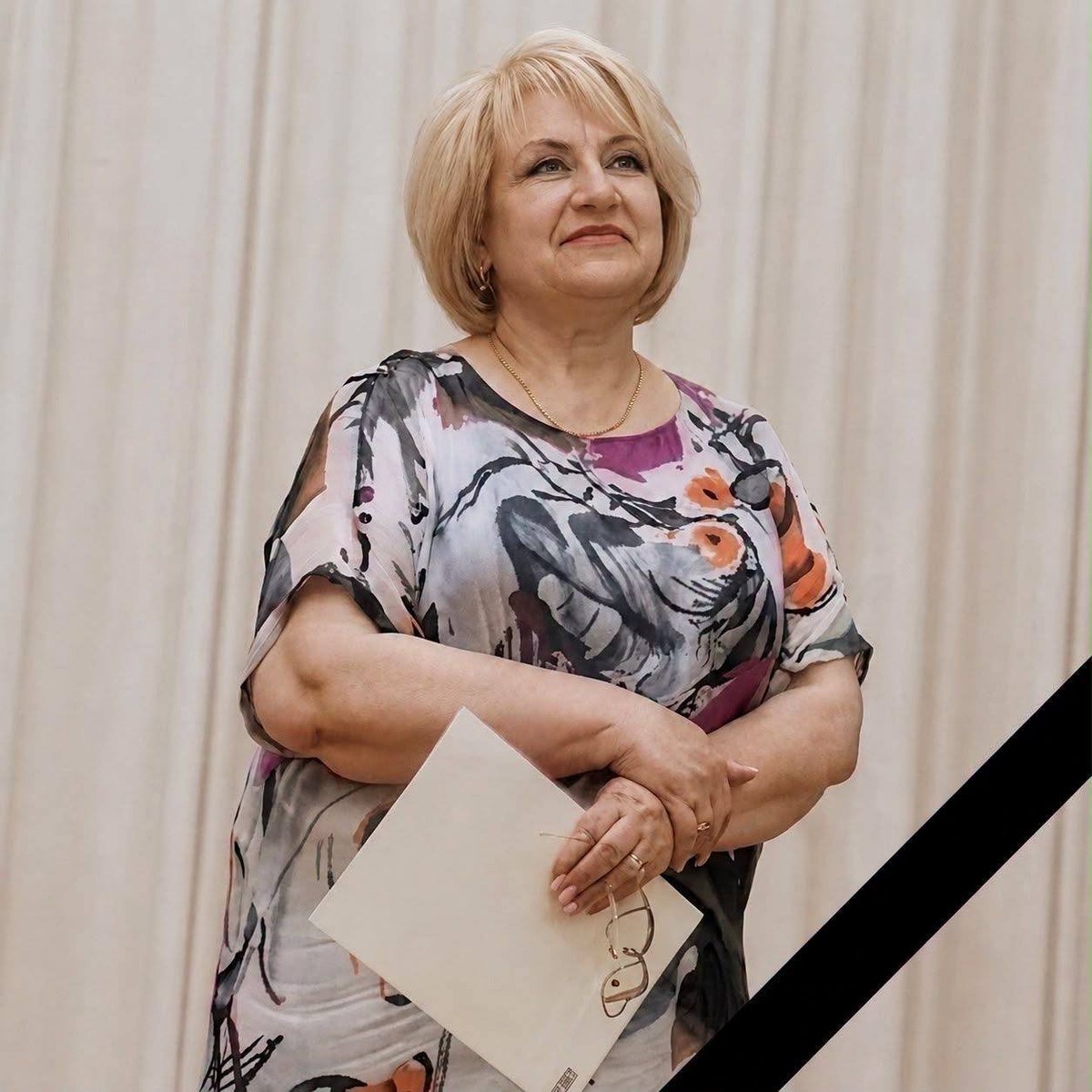 Gerashchenko_en's tweet photo. Mrs Halyna Kucher, principal of a Kyiv school, was killed by Russia today.
Her husband and three-year-old grandson were killed today, too.

Mrs Halyna underwent cancer treatments for many years.

Deepest condolences... https://t.co/3KdoQUE9hY
