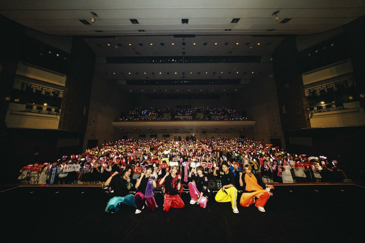 takuya_matsuri's tweet photo. MATSURI 2ndツア〜歌門福来〜
初日の愛知ありがとうございました🥳❣️

もう本当に楽しくて幸せで
今日まで頑張ってきてよかったって
本当に本当に思いました🥹❤️

僕らの想いが詰まった公演が作れて
それを大好きなみんなにお届けできて
幸せとか多幸感ってこれだよなぁって🥹💞

声枯れも心配だったけど
なんとか歌えてホッとしてます🥲💓
みんな応援してくれて見守ってくれてありがと🥺💕

初日は終わってもまだ18公演残ってるのに
初日迎えてしまってすでに
このツアーおわりたくないよーって
思ってる🥲🥹🥺笑

3rdシングルの表題曲
『恋の中央線』も本日初披露させていただきました🤩💓
これからこの曲をたくさんの方が耳にして踊ってくれたりする未来になるようMATSURI頑張ります🥲❤️

秋元康先生が惚れ込んだ曲ということでそんな曲を歌わせていただいて光栄です😌❤️‍🔥

とにかく残りの公演も
全力で頑張ります🥹❣️

みんな本当にありがとう🤩❤️
だいすきだよー🥰💝

#MATSURI
#松岡卓弥
#恋の中央線
#歌門福来