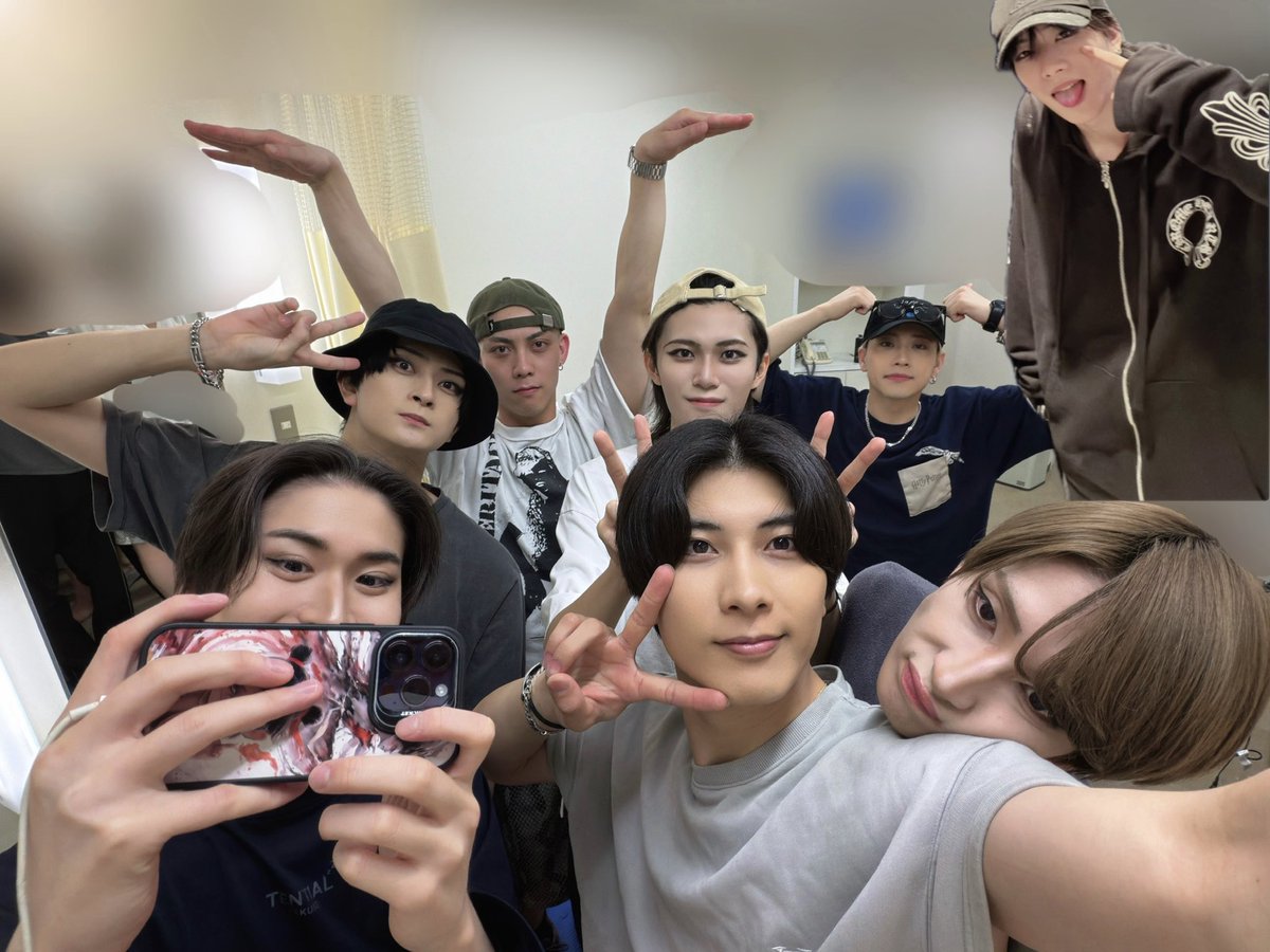 hayakawa_daiya's tweet photo. #テニミュ 本日2公演ありがとうございました。

なんと今日のマチネで、速川はテニミュ150公演出演だったみたいです。
150回もみんなと居れて嬉しいです。

これからもよろしくね🧢 https://t.co/Tcw0xVvQwu