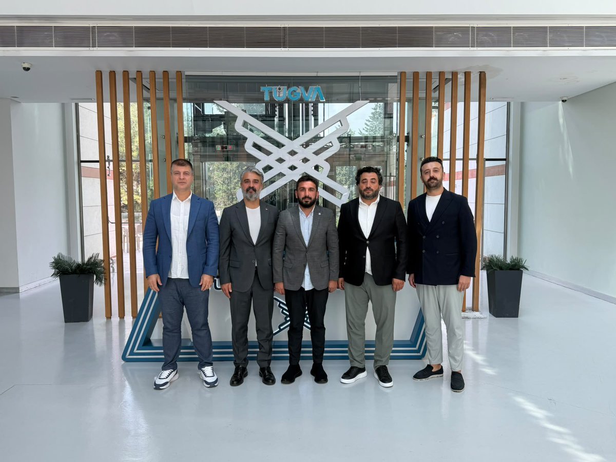 Ramazan_denli81's tweet photo. Ensar Vakfı Bakırköy olarak , Ensar Vakfı Mütevelli Heyeti Üyemiz Sayın Feyzullah Kıyıklık Hocamız ile birlikte TÜGVA Genel Başkanı Sayın İbrahim Beşinci’yi ziyaret ettik.

Ensar Vakfımız adına gençlerimiz, çalışmalarımız ve önümüzdeki dönemde yapabileceğimiz çalışmalar üzerine güzel bir istişare gerçekleştirdik.

Nazik ev sahipliği ve samimi sohbeti için Sayın İbrahim Beşinci Başkanımıza teşekkür ediyoruz.

Rabbim hayırlı hizmetlerde bizleri daim eylesin.
@EnsarVakfi @EnsarBakirkoy @tugvaTR @f_kiyiklik @ibrahim_besinci @ss_ener @bilalerdogan_TR