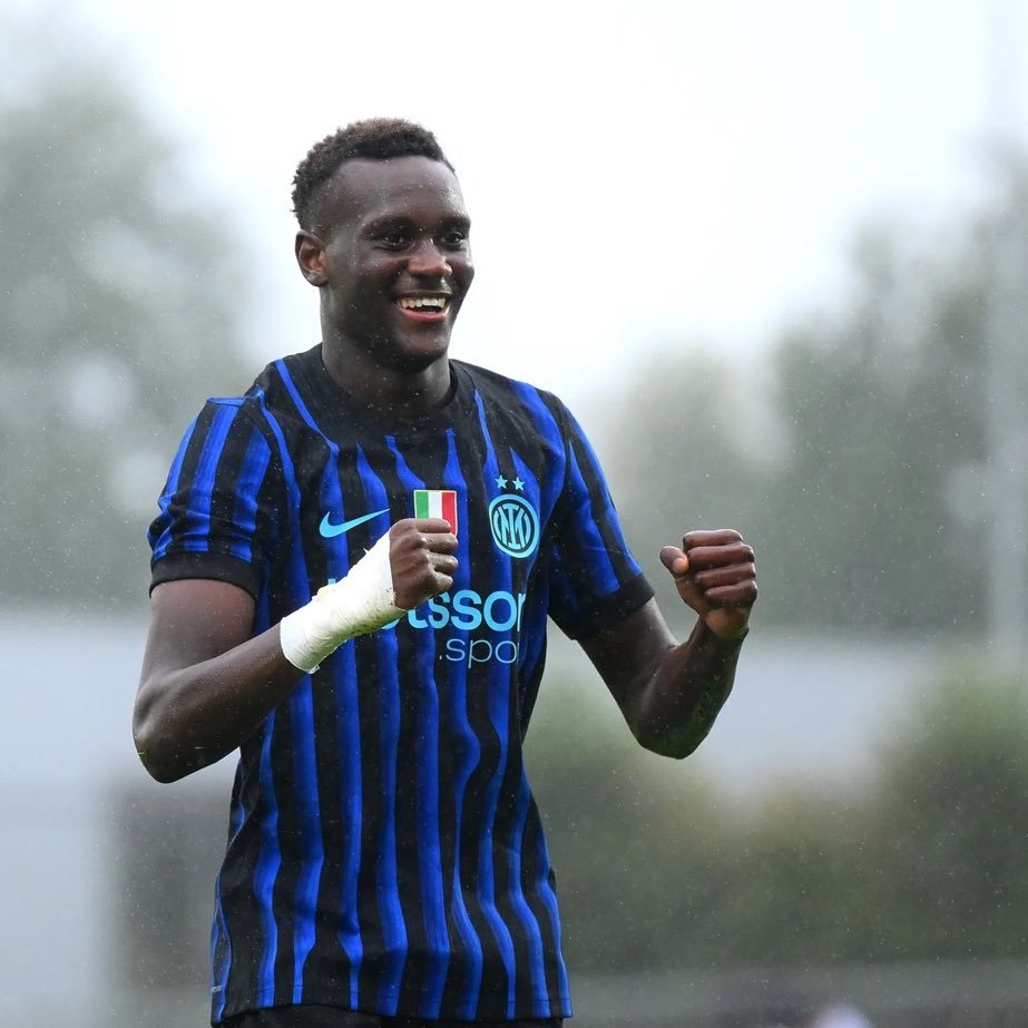 IMNAZZ34's tweet photo. Se i soldi non ci sono o non si vogliono spendere, promuoverei questi 2 in prima squadra: Luis Henrique e Diouf a giocarsi il posto a destra, Marello backup di Dimarco a sinistra.
Non è il massimo, ma non prenderei il primo che passa tanto per prendere.
#Inter #Marello #Idrissou https://t.co/RIxim8C6ZD