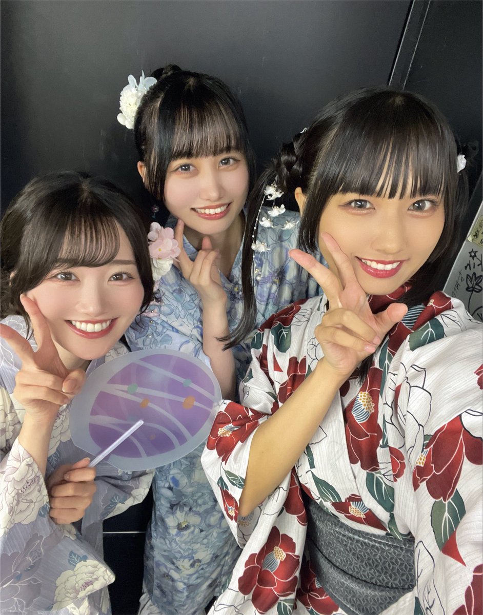 shimizu_riko's tweet photo. B≡LIVE!!ありがとうございました🎇
みんなと夏祭りできてたのしかった！！ https://t.co/HFLPlgomZc