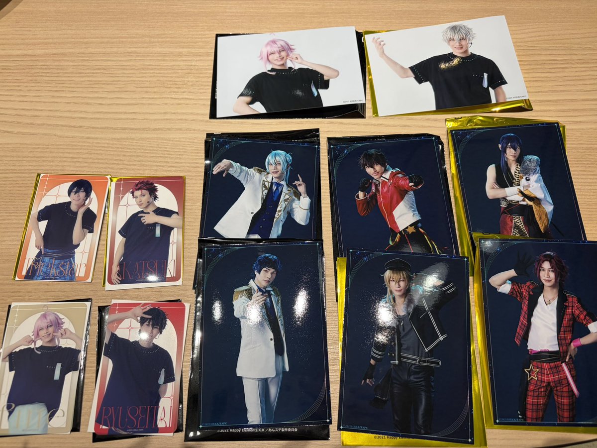 TIF_S2's tweet photo. 【交換】舞台 あんさんぶるスターズ！ あんステ ライブ 10周年 クリカ ランブロ

譲▶︎クリカ…紅郎 北斗 桃李 千秋
ランブロ…真緒 颯馬 千秋 薫 桃李 晃牙 渉 弓弦

求▶︎ランブロ茨（縦）＞ランブロ敬人＞定価
※ランブロ⇔クリカ可

重なった場合まとめてや抱き合わせ可の方優先
8/9会場手渡し https://t.co/OjTK8xVqgm