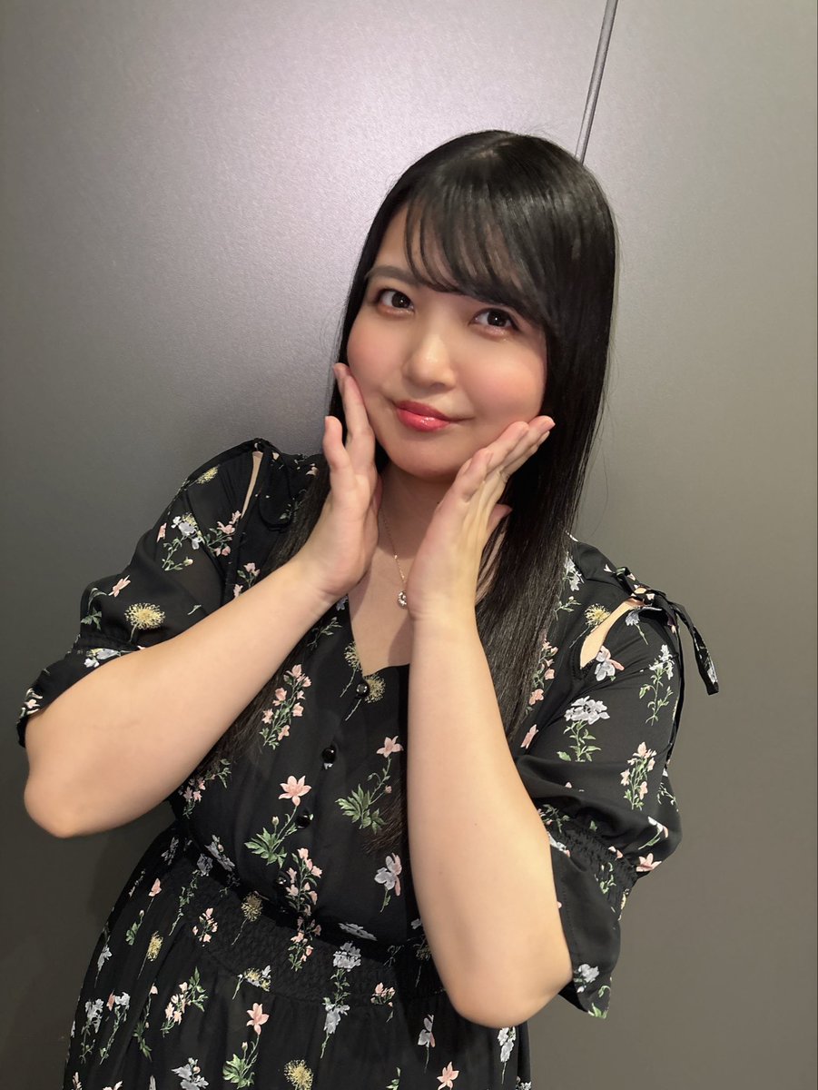 earlywing_iri's tweet photo. プリンセスコネクト！Re:Dive 8.5周年直前生放送！にて大坪由佳さんのヘアメイク担当させて頂きました！！

久しぶりの大坪さん〜🤍✨
いつもよりチーク濃いめにしたのですが、超似合っててかあいい〜！！

#プリコネR 8.5周年おめでとうございます
！愛がたっぷりの生配信がいつも最高なんです！！！ https://t.co/jRcxcRize1