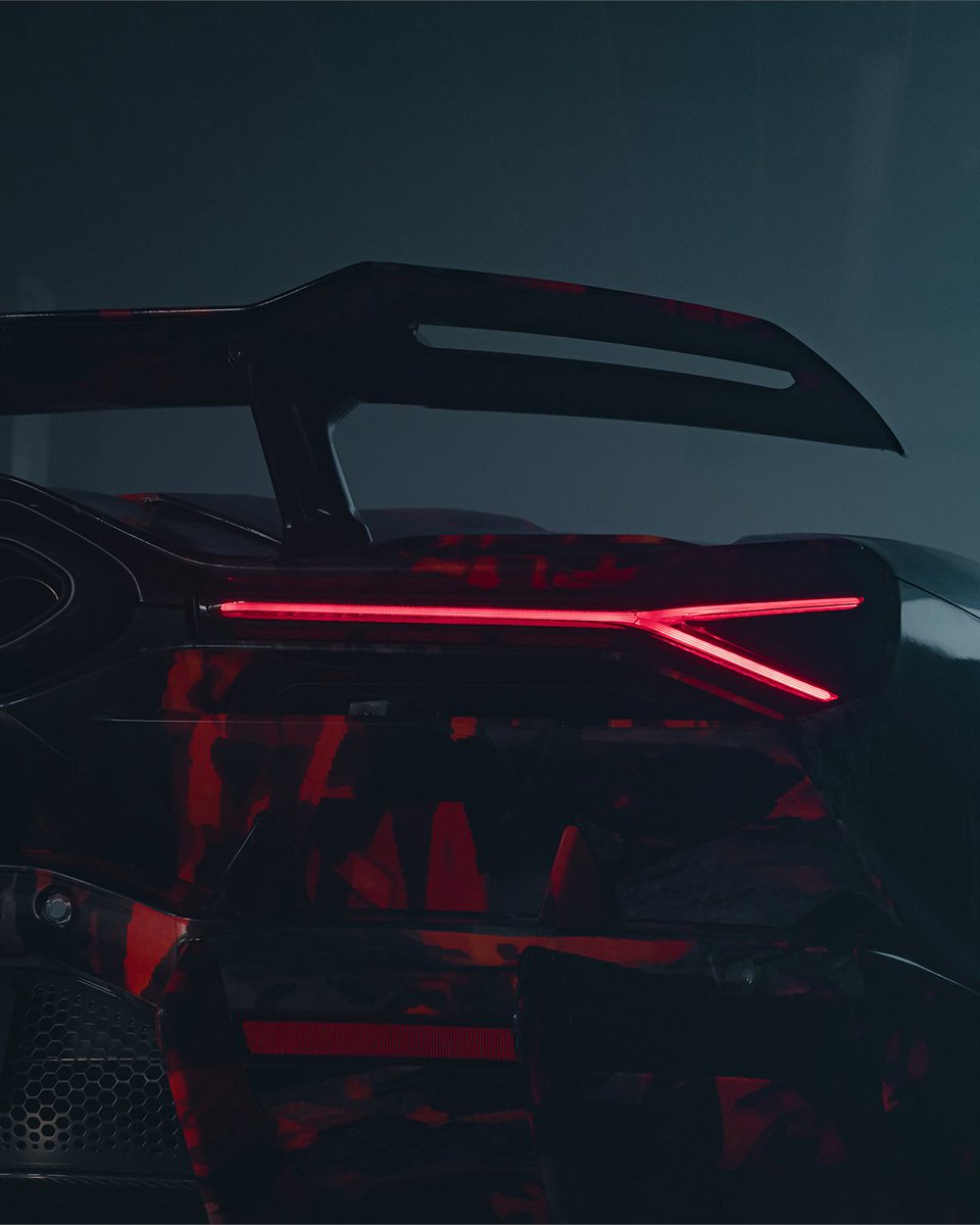 Lamborghini's tweet photo. Twelve cylinders. SV attitude.
Coming soon.

#Lamborghini https://t.co/kdaT1tquhQ