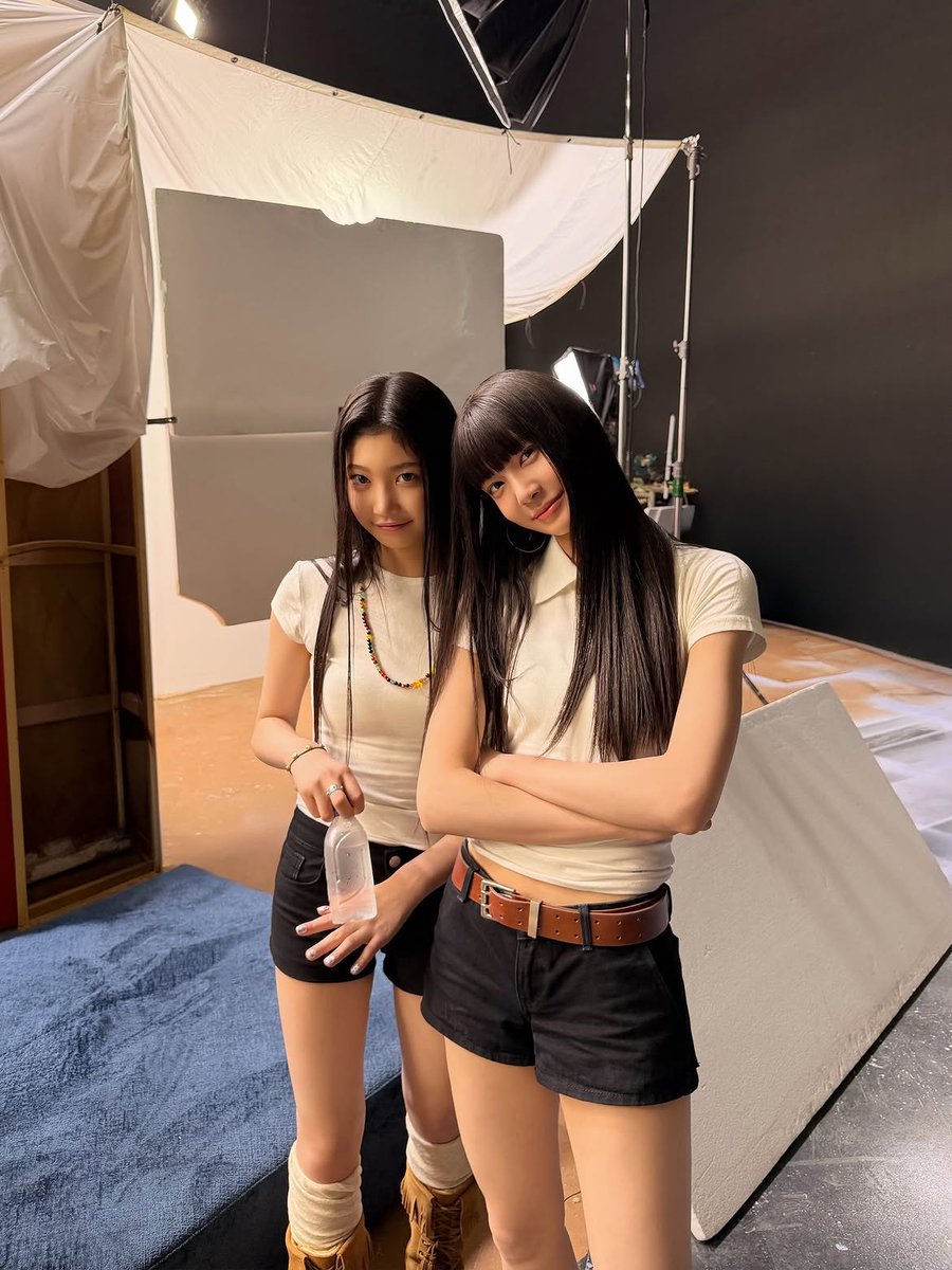 tuidepics's tweet photo. 260808 TUIDE's instagram update 

#YIHANI #SEAH #SAKI #SEOYEON

#TUIDE #튜이드 https://t.co/tPDL8iyayy