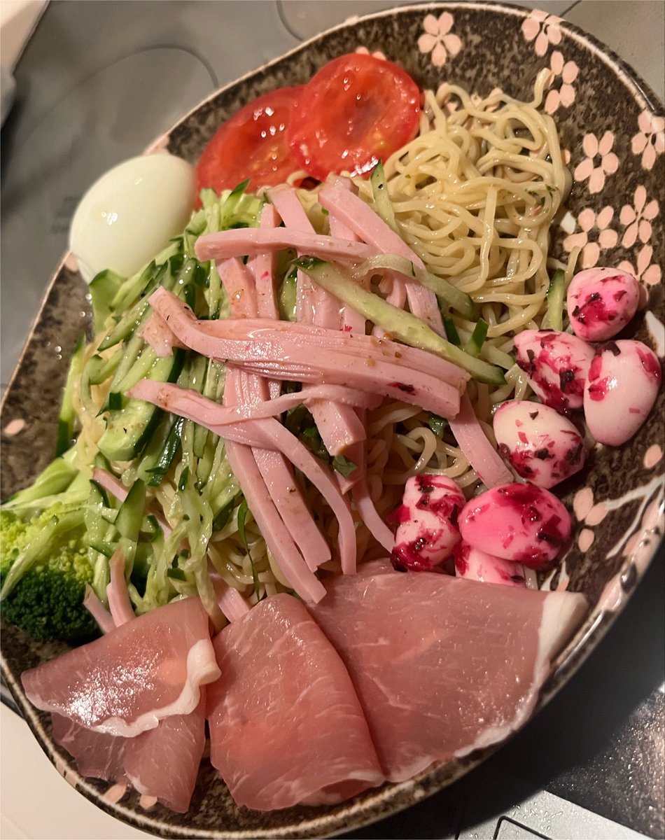 Gri_HAL's tweet photo. 冷やし中華 トッピングちょいマシ😘 https://t.co/CYizW2ypew