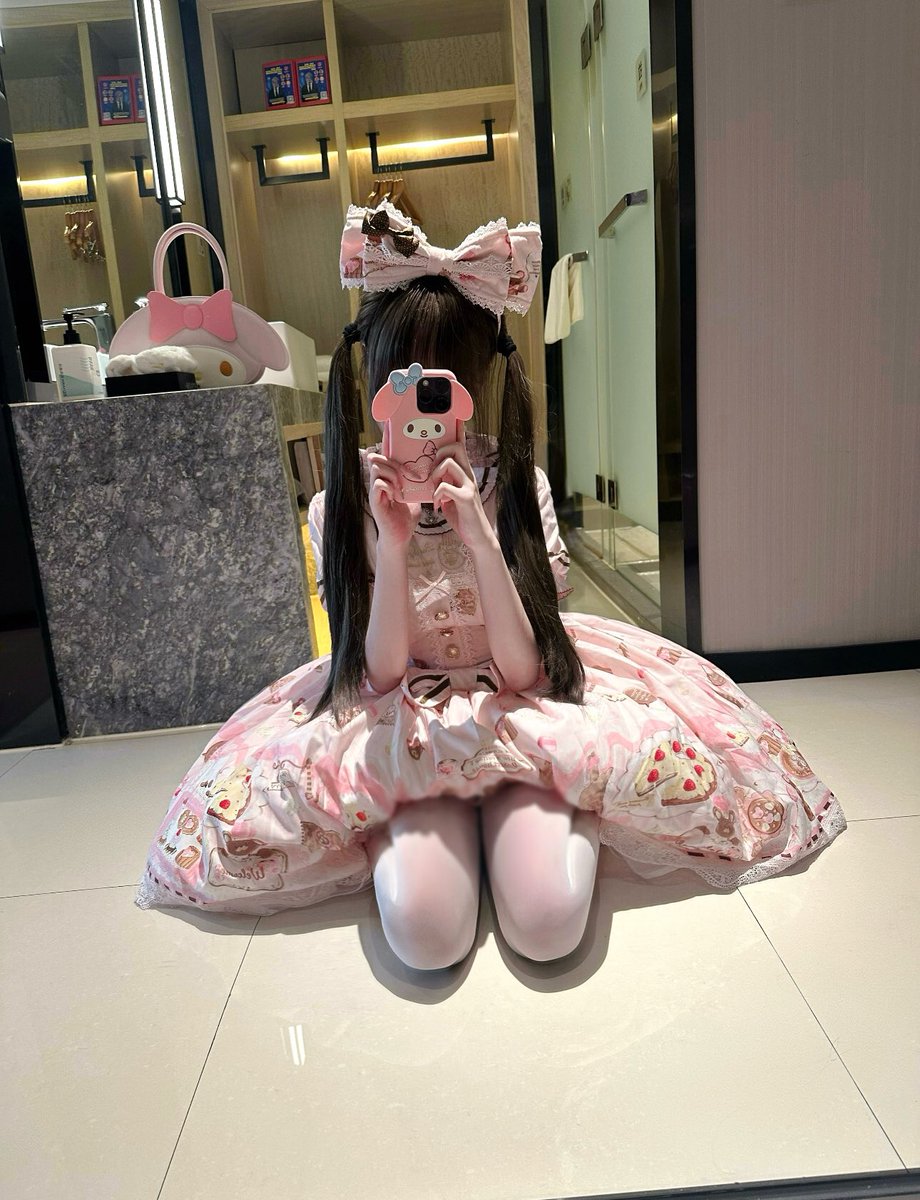 dnuluocha's tweet photo. 成都兼职萝莉
08后 学生
Jk双马尾 水手服洛丽塔高中生兼职线下
见面付款 
#成都 #成都线下 
转发➕关注 抽一位送原味 https://t.co/julRg3kVgL