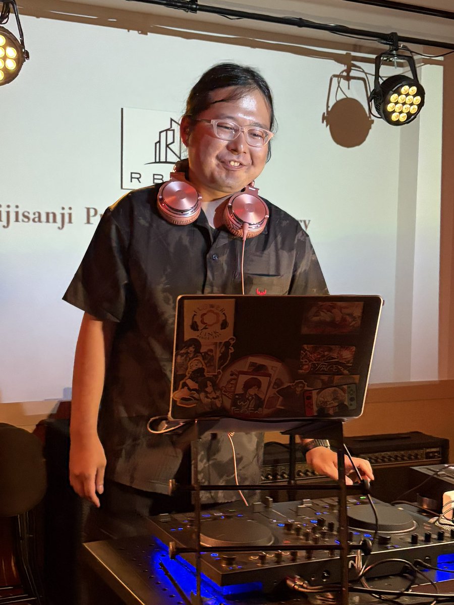 gtr_34r's tweet photo. VTuber サイドラスト!ふぃあのターン!
にじさんじが好きみたいです🥰
#VVBASE https://t.co/y3jCwahofj