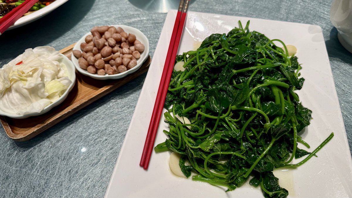 norick03's tweet photo. 夏休み初日は恵州
ドジョウにザリガニ四川料理 https://t.co/XgcCXWhkO2