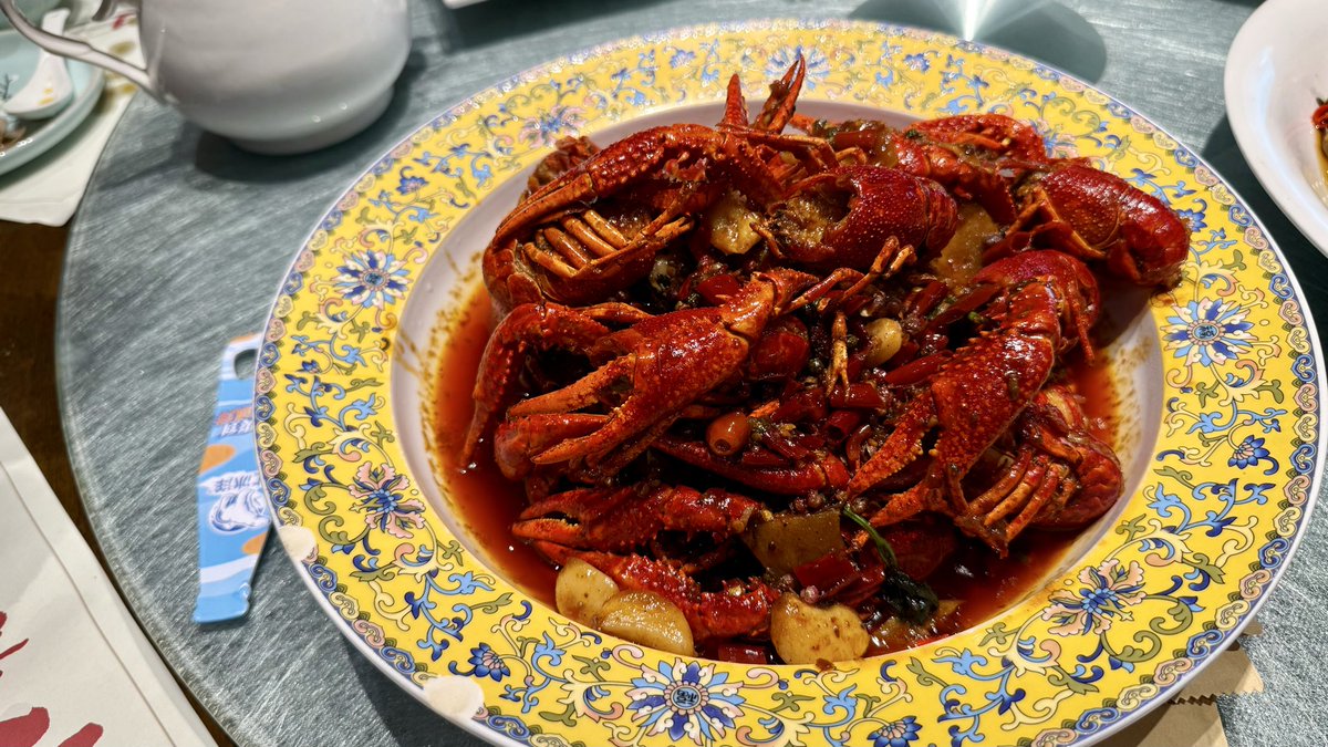 norick03's tweet photo. 夏休み初日は恵州
ドジョウにザリガニ四川料理 https://t.co/XgcCXWhkO2