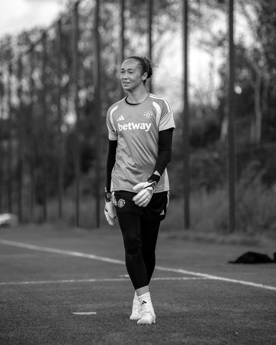 unitedBnW's tweet photo. 🖤⚽

#mufc https://t.co/8bstmIK18n
