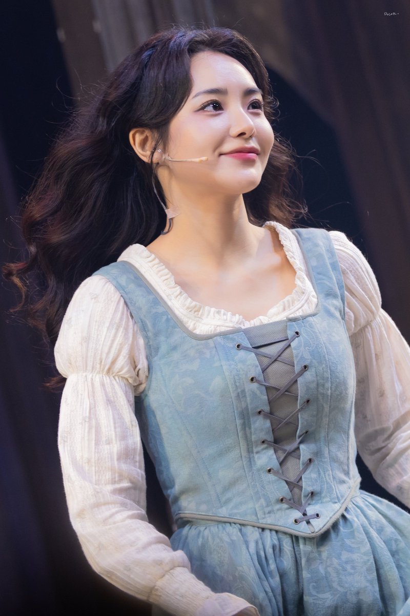 PO_CARI_'s tweet photo. 260807 소년의초상 커튼콜

로지나 #임예진

#포카리샷 https://t.co/ulewN0NLZ9