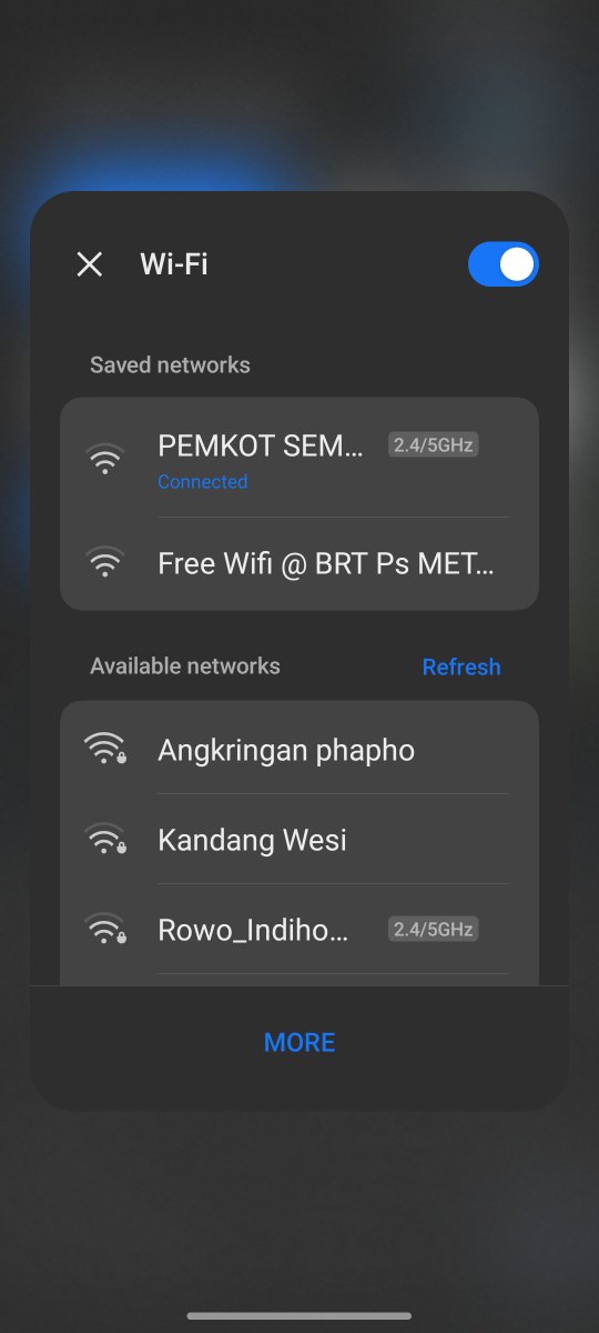 elexa_alanoid's tweet photo. buat pemuda pensiun kayak gw, ada taman plus ada wifinya itu mantap banget, next mungkin ditambahin kursi empuk disini https://t.co/NErOxxGodF