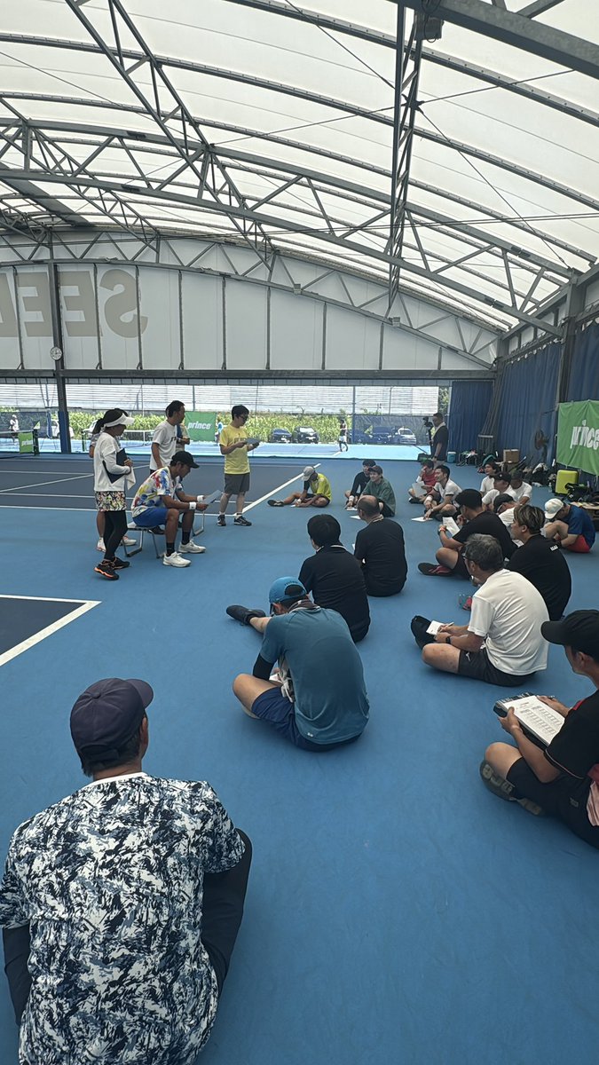 windsorracket tweet picture