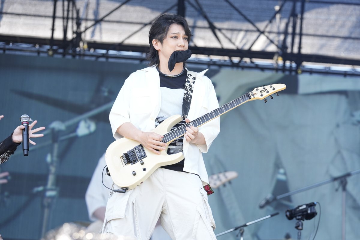 luckyfm_fes's tweet photo. 【SetList + Live Photos】ゴールデンボンバー
LuckyFes'26
WING STAGE 8/8(土)  11:05〜
▶︎https://t.co/QJwaDthb7c

【SetList】
1. イイね
2. 抱きしめてシュヴァルツ
3. 首が痛い
4. まさし
5. かまってちょうだい///
6. 女々しくて

@KinbakuTw
#ゴールデンボンバー #金爆 https://t.co/KV1Tv0Ort4