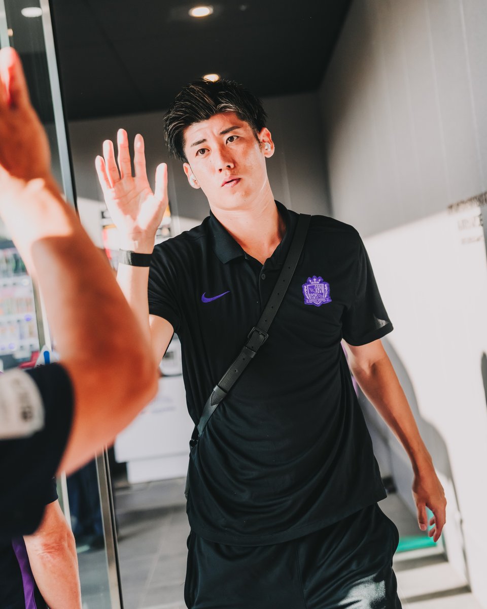 sanfrecce_SFC's tweet photo. 𝐀𝐫𝐫𝐢𝐯𝐚𝐥𝐬📍
選手たちがスタジアムに到着。
#sanfrecce #ONEVIOLET #Jリーグ https://t.co/Xw4wIhtbQe