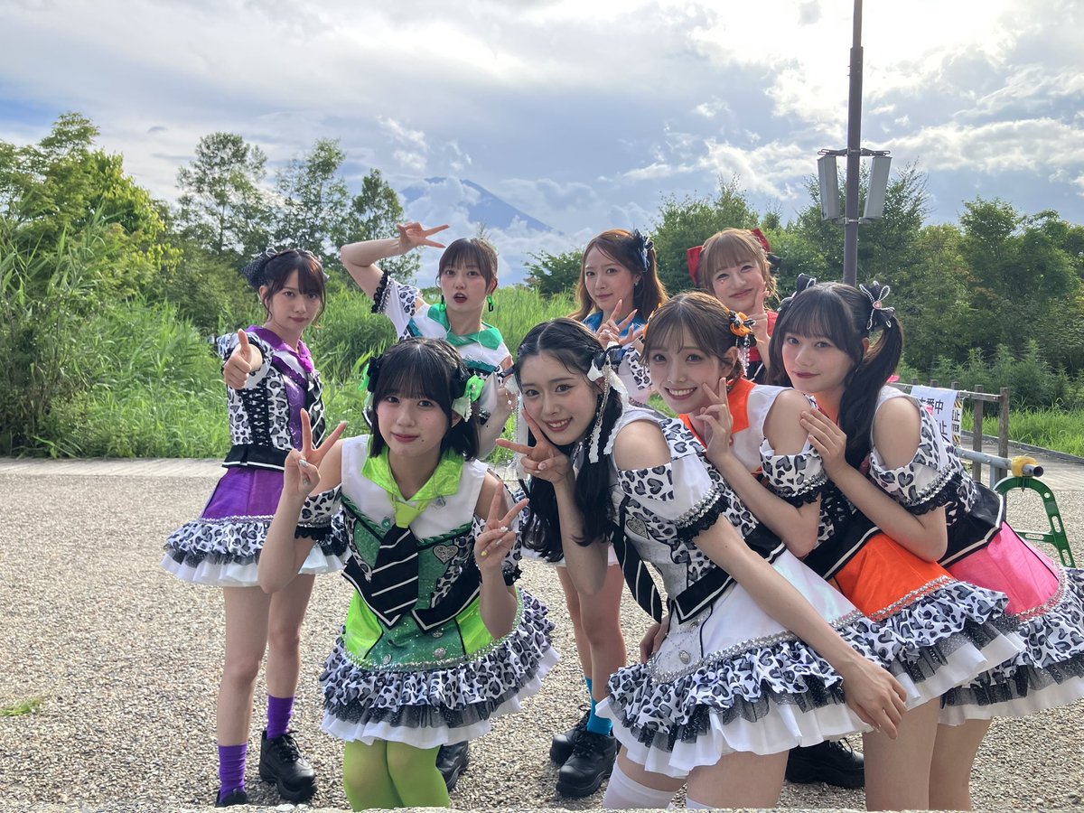 momowgp's tweet photo. やっぱ山中湖しか勝たん🫶🏻🗻
富士山まじで最高すぎるし、エビ中かわいすぎた🥹🤍
空気までおいしく感じるのなんなん😂✨

#ふぁみえん2026 https://t.co/hyME9jOTV8