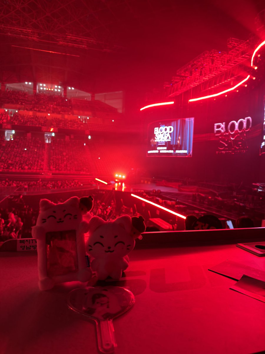 fluffyigyu's tweet photo. JUJURR INI ADALAH SEAT TERNYAMAN DAPET MEJA DAN BISA NGECHAS ???? BAHHAAHAHAHAHAHA https://t.co/NMQzXczckU