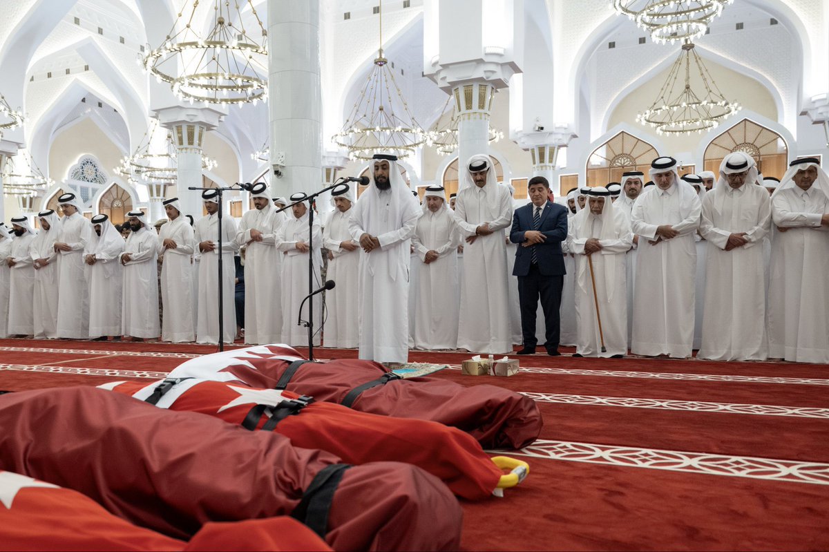 3sasqtr's tweet photo. يعني حتى الدماء اختلطت نسأل الله ان يتقبلهم
والأخ جالس مسوي فيها كيسنجر الخليج ويألف https://t.co/skyyrFDrl8