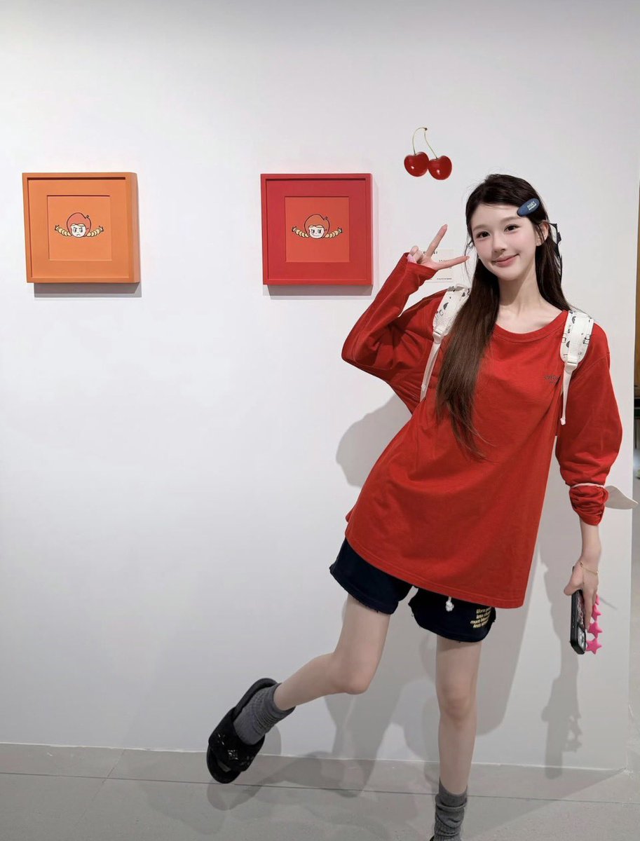Princess_rosyyy's tweet photo. น้องจ้าวน่าร๊าก~🍒 ลุคนี้เหมือนเด็กมัธยมเลยนู๋ https://t.co/gLE3v8GXfH