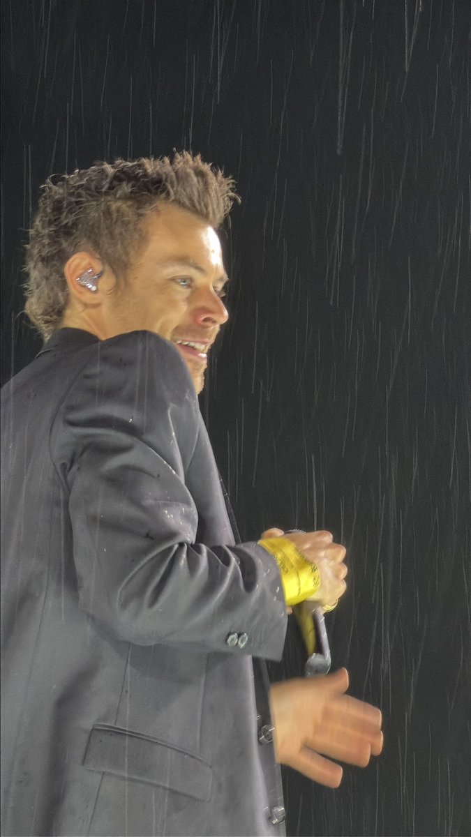 70sadoreharry's tweet photo. LO QUE ES ESTA FOTO, PARECE SACADA DE UNA ROMCOM https://t.co/nDqFuSi7ze