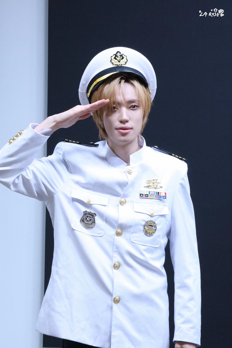 larose0609's tweet photo. 260808 위드뮤 팬싸

👼🏻🩵

#니엘 #NIEL 
#캘리포니아 #California https://t.co/eAUAh4xV2r
