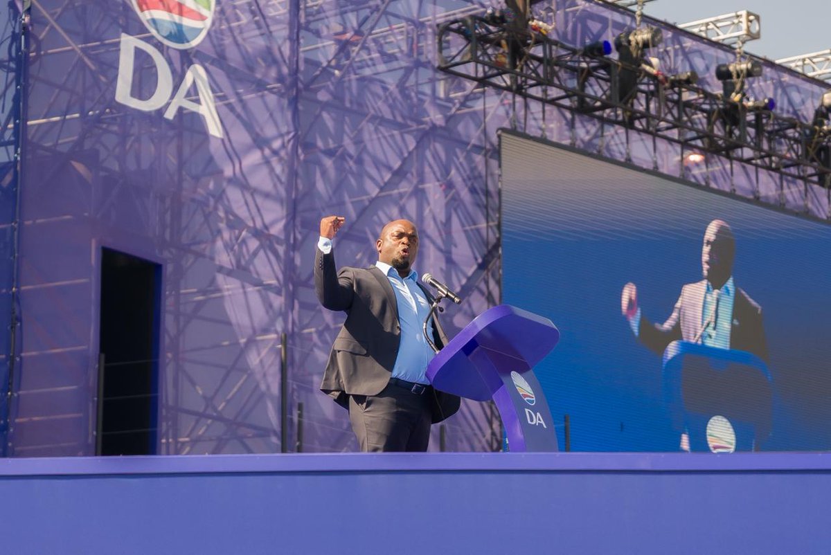 Our_DA's tweet photo. DA Federal Chairperson and Gauteng Provincial Leader Solly Msimanga delivers his speech at the DA Manifesto Launch in the heart of Joburg at Mary Fitzgerald Square.

As the DA launches its plan to get South Africas towns and cities working for all. 🇿🇦💙

#DAManifesto2026 https://t.co/bjCv4CSOKn