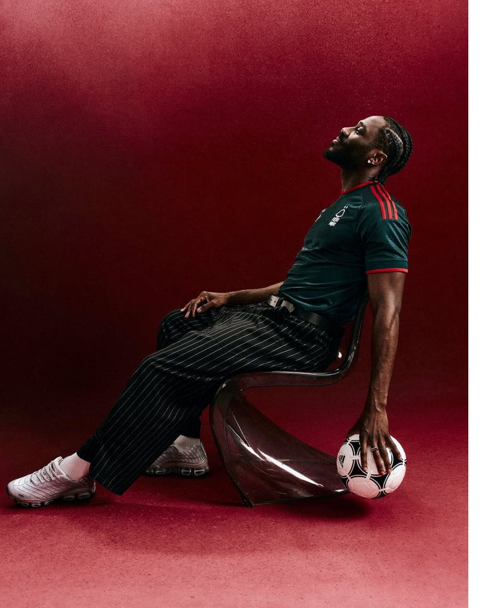SSE_NGA's tweet photo. 🇳🇬✨ Ola Aina models Nottingham Forest’s 2026/27 away kit. https://t.co/6Z4Mecwrvy